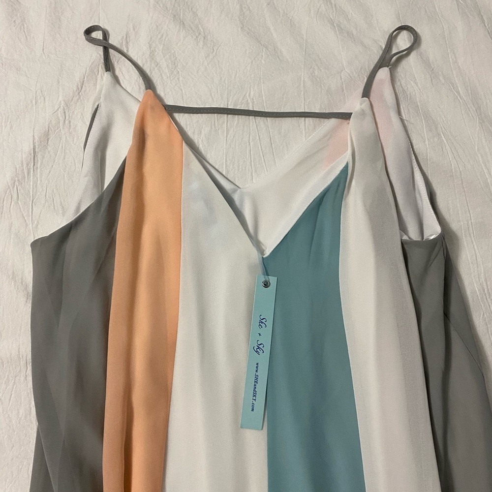 New!! **picture shows dress, actual colors in other photos! Maxi dress